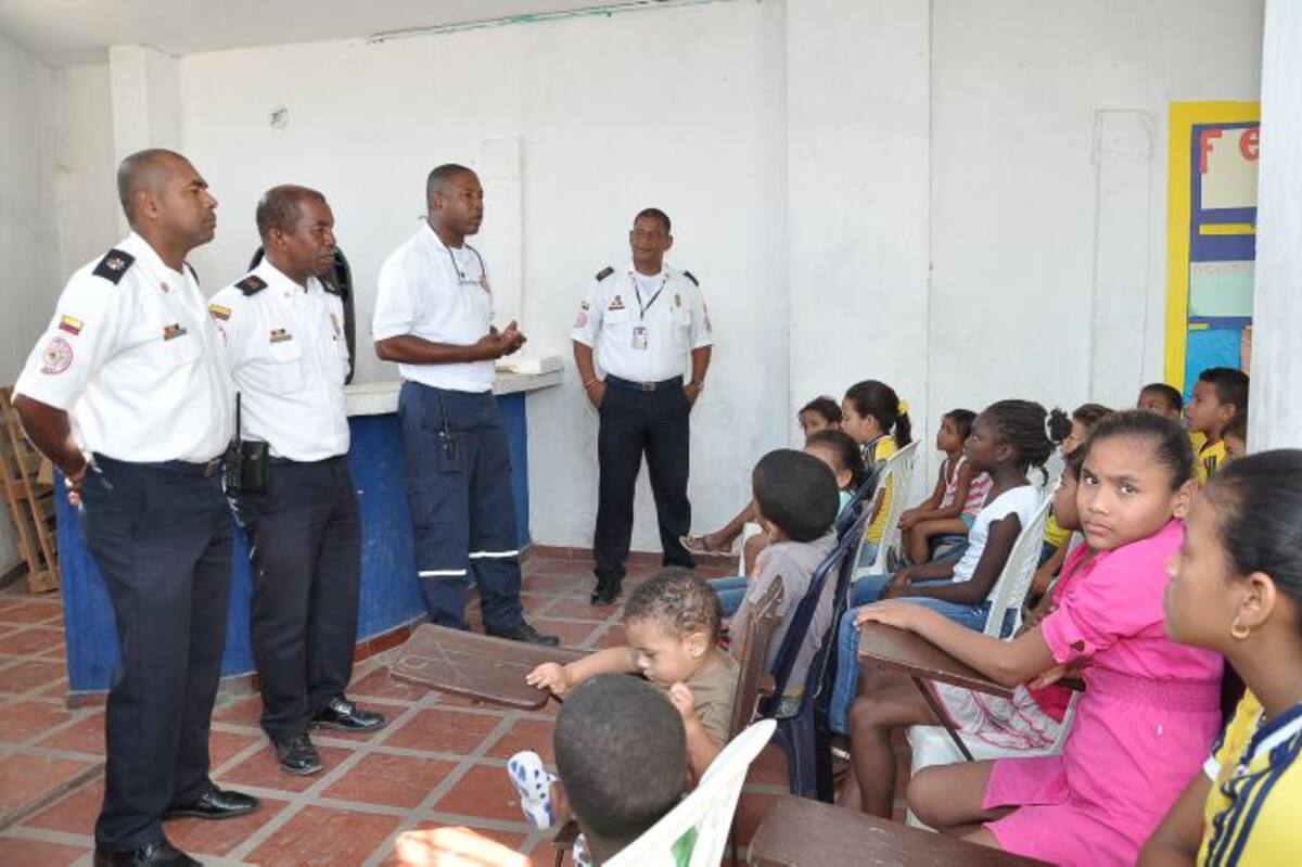 Niños y niñas de Cartagena son capacitados para la prevención de emergencias como incendios por causas como quema de basuras, manipulación indebida de estufas y cilindros de gas, cortocircuitos, etc.