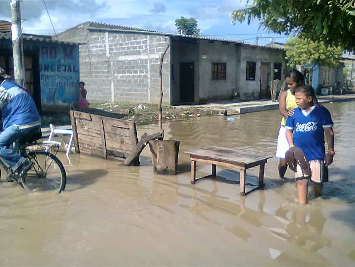 Las casas siguen con el agua dentro.