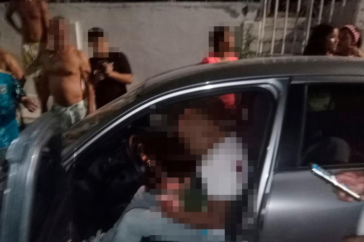 Video: A balazos mataron a un hombre mientras conducía su carro