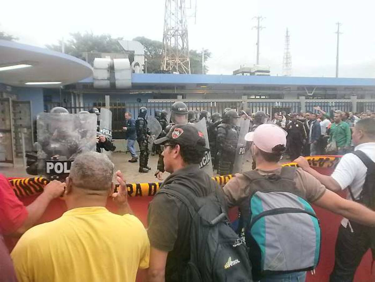 Los miembros de la USO se manifestaron en solidaridad con los trabajadores de Ecopetrol a nivel nacional. FOTO JULIO CASTAÑO-EL UNIVERSAL