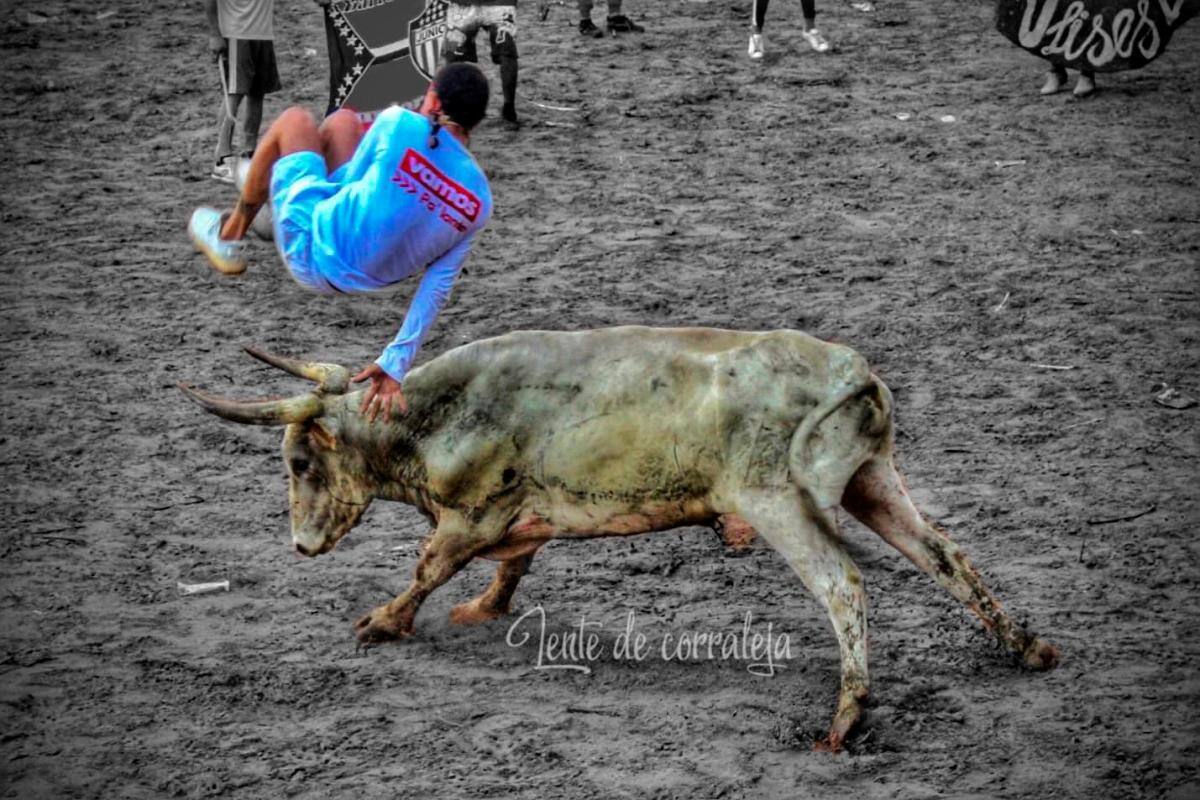 Popular volador de toros murió tras ser baleado por sicarios en una calle
