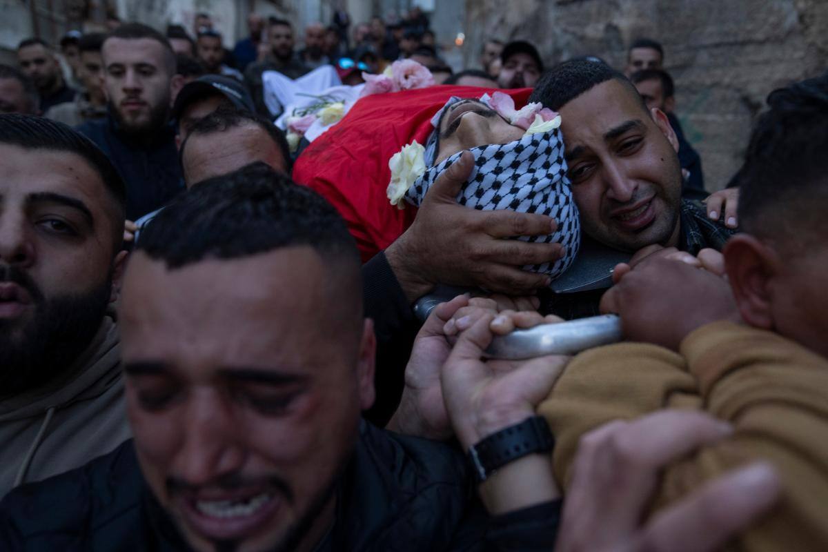 Israel ataca la segunda mayor ciudad de Gaza en una nueva fase de la guerra