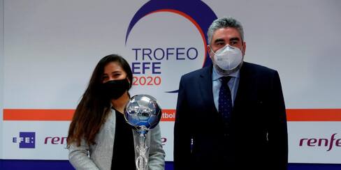 Leicy Santos: “Jugaba a pie descalzo porque no tenía zapatos para jugar”