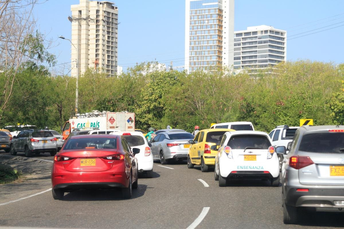 En Manga se registran monumentales trancones, sobre todo en la mañana.