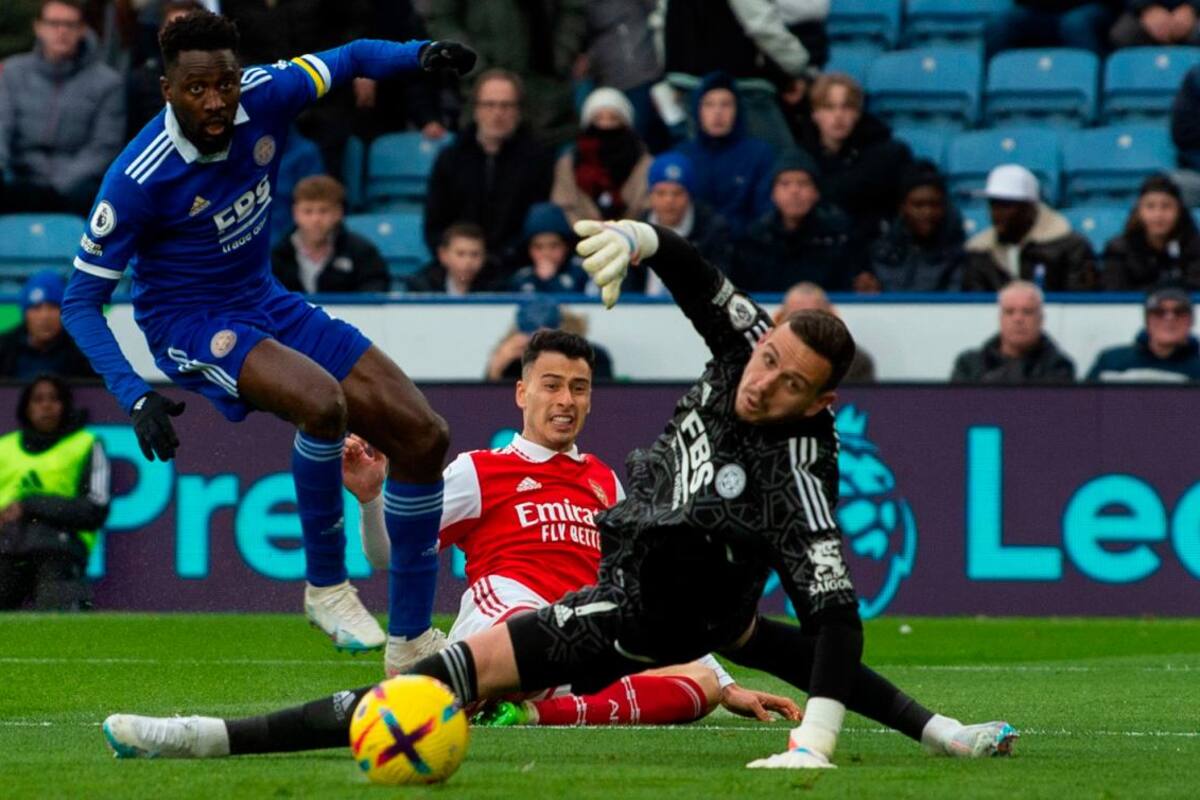 Arsenal se aleja del Manchester City y sigue soñando