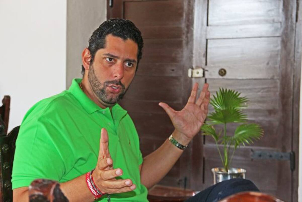 La oficina jurídica de Dionisio Vélez, busca desvirtuar la segunda orden de arresto del año, contra el maadatario. Archivo