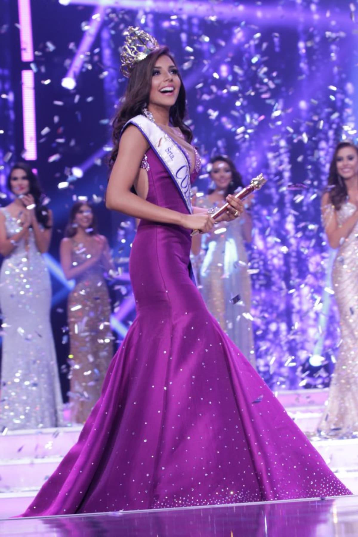 En su primer desfile como soberana nacional. MARUJA PARRA