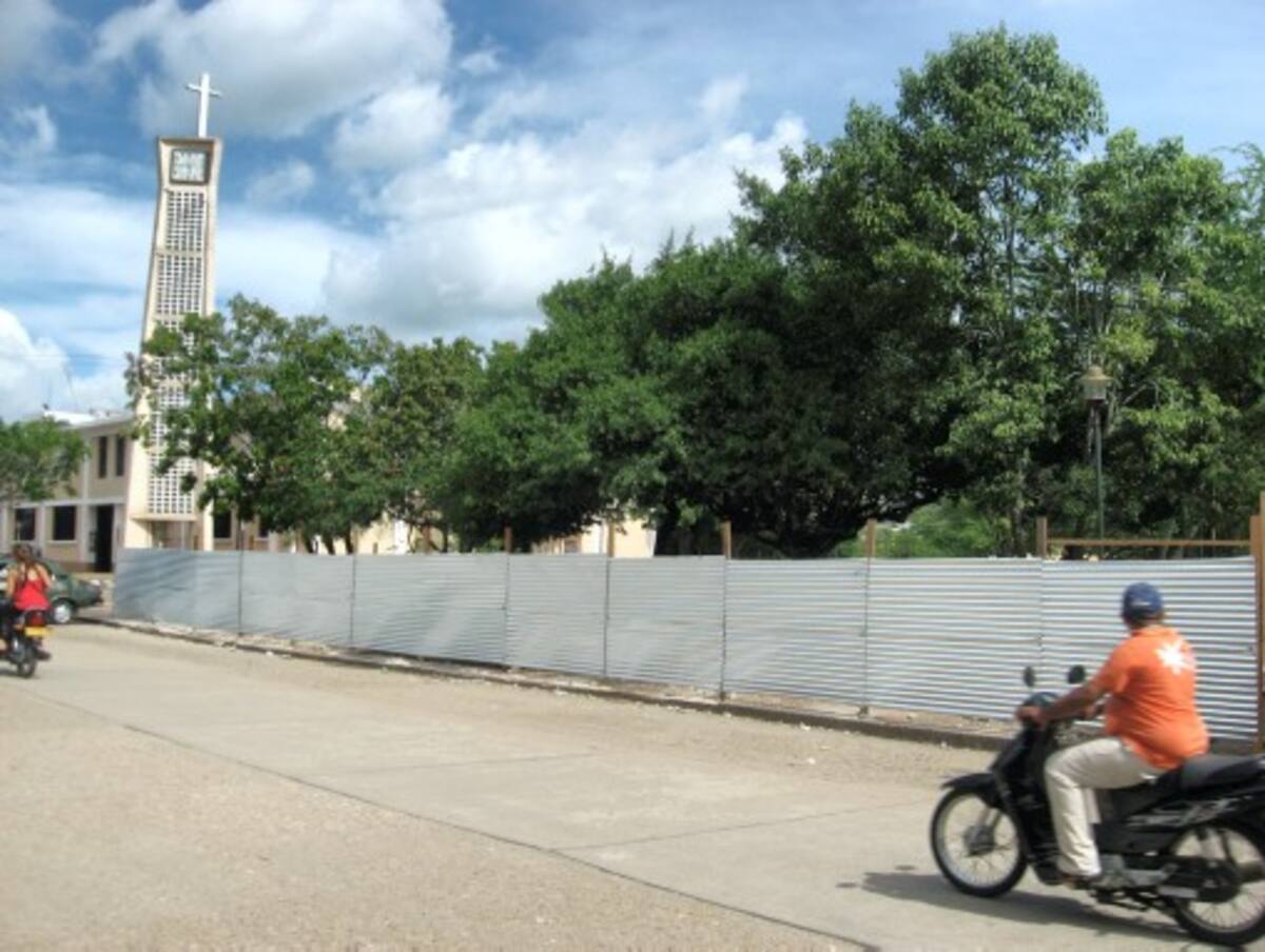 Empezó la remodelación de los parques centrales de Sahagún.