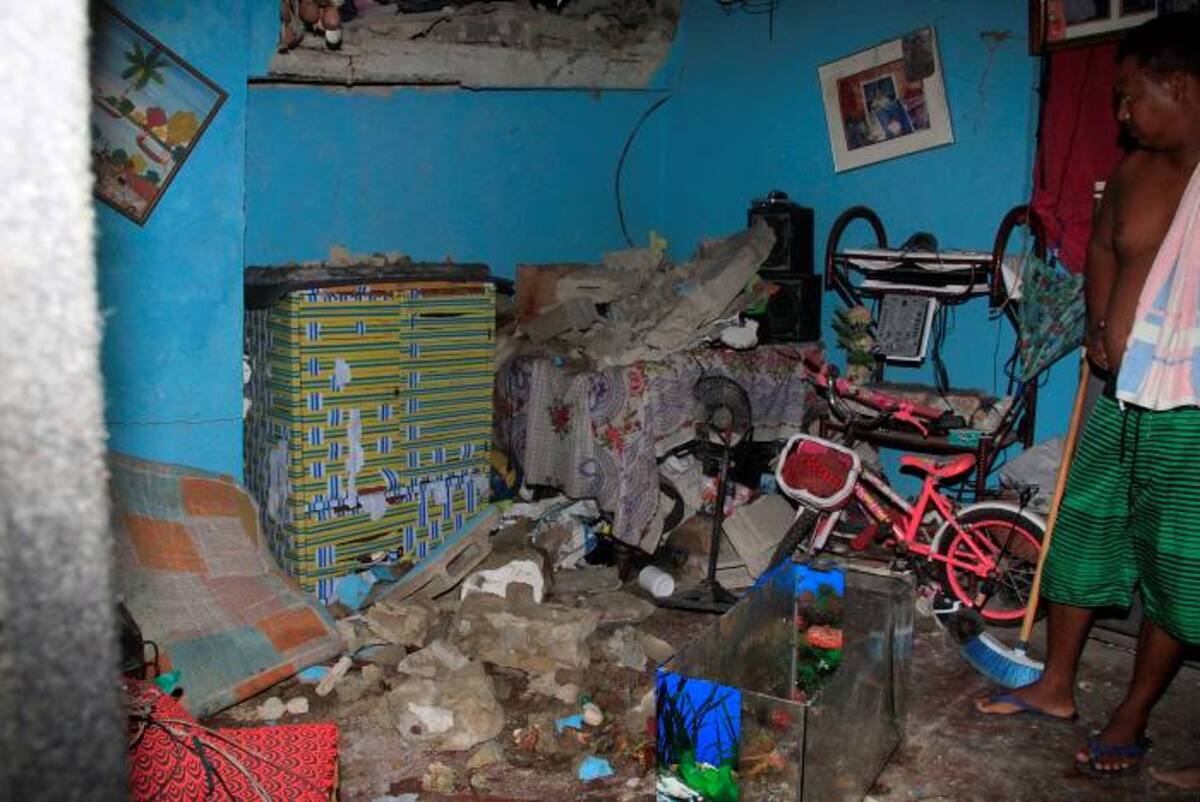 La explosión de una carga de pólvora en una de las casas hizo que las paredes y el techo se cayeran. Nayib Gaviria Amador - El Universal
