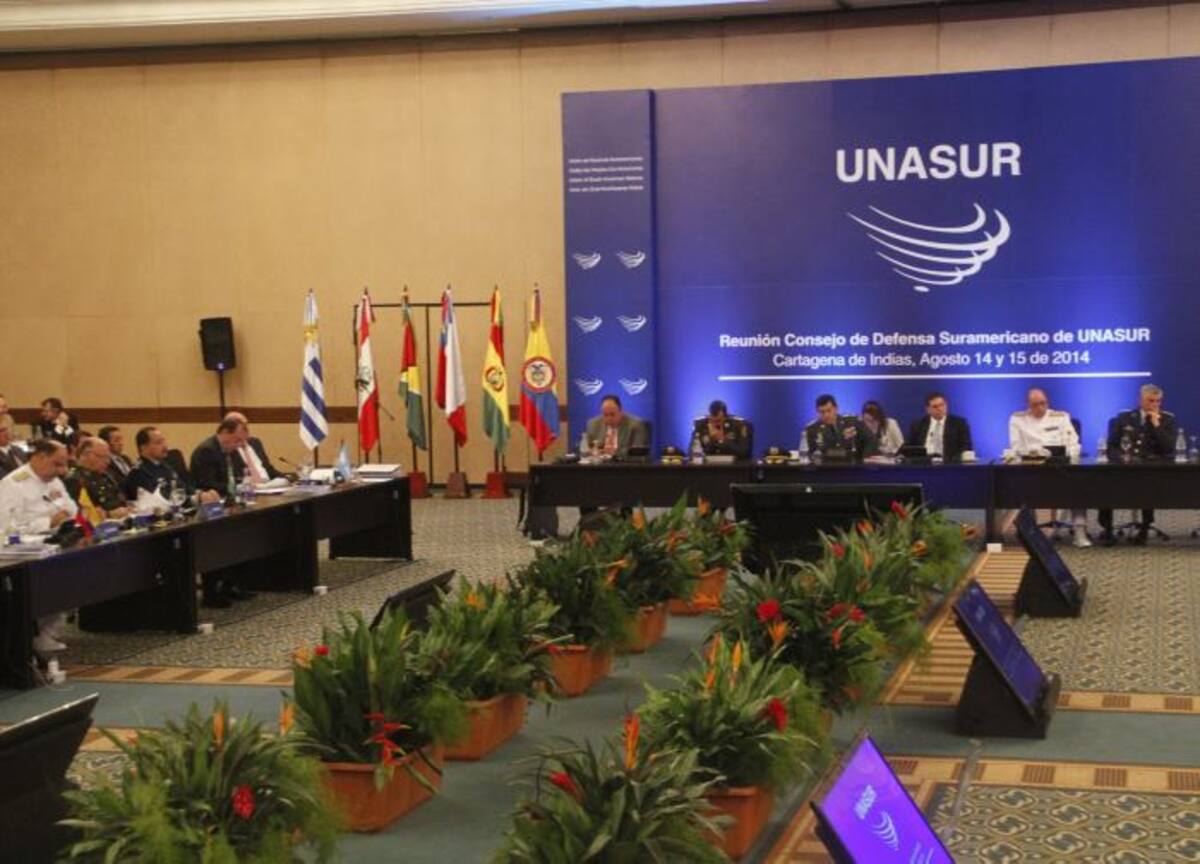 Las conclusiones de la Reunión del Consejo de Defensa las dio el ministro colombiano Juan Carlos Pinzón. ÓSCAR DÍAZ- EL UNIVERSAL