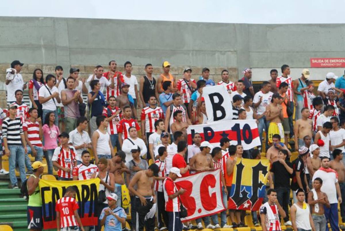 La hinchada juniorista espera celebrar un triunfo en condición de visitante. Colprensa