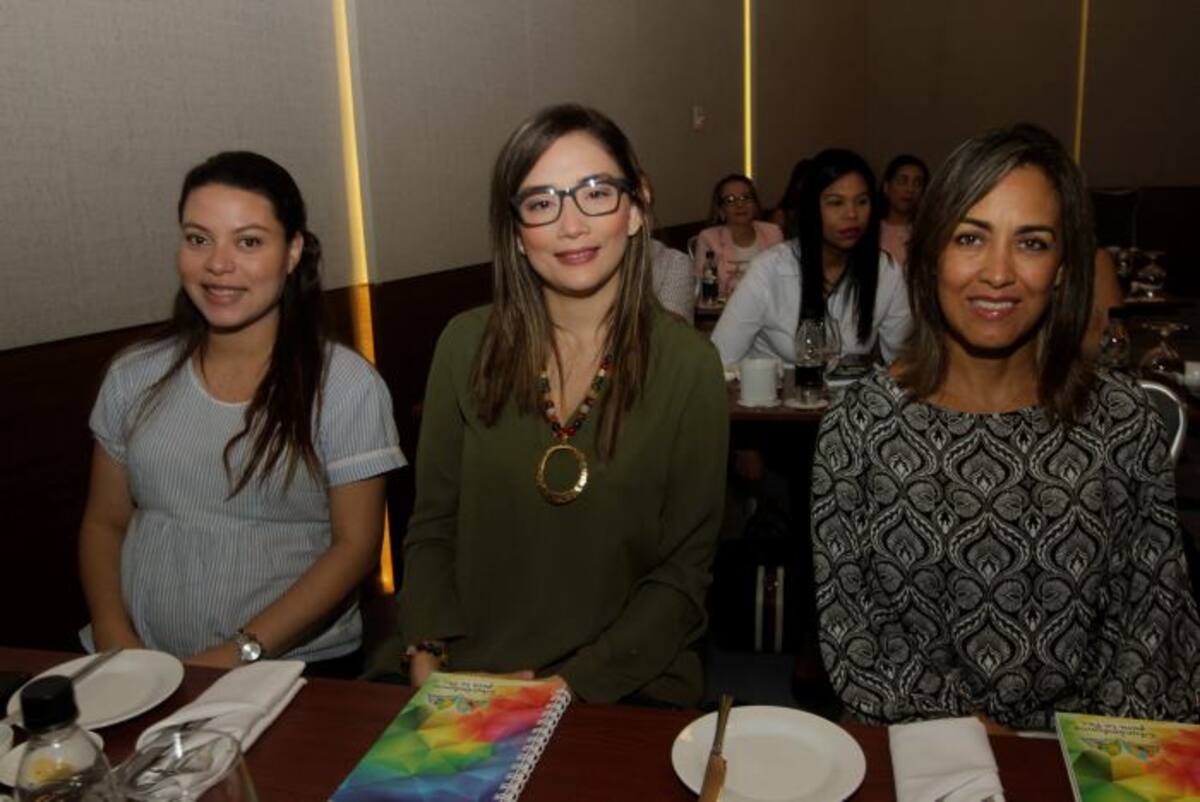 Vanessa Yepes, Adriana Díaz y Karina Salas. JULIO CASTAÑO