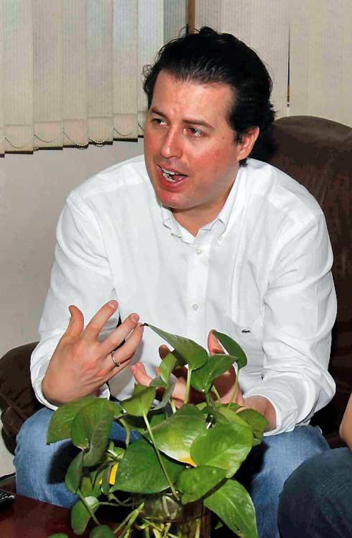 El senador liberal Juan Manuel Galán, cree que Colombia sí puede tener un sistema electoral confiable que garantice unas elecciones libres y justas. Maruja Parra