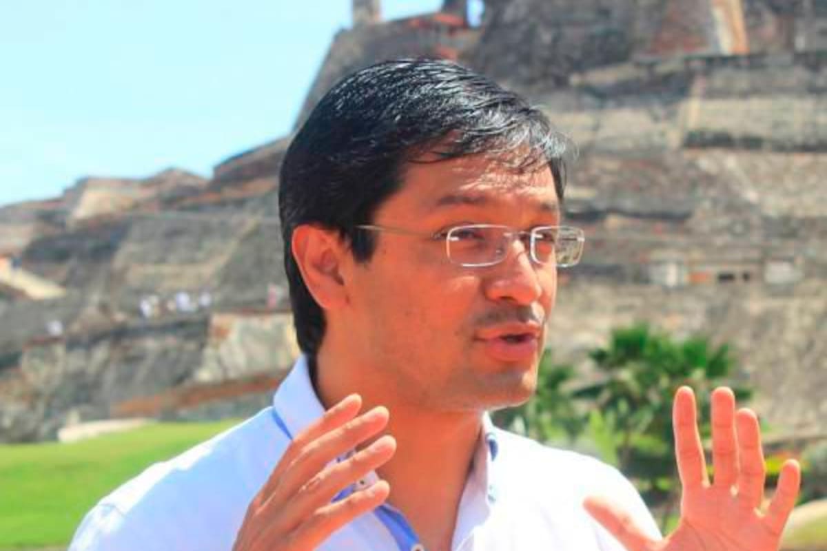 Precandidato presidencial se une al Pacto Histórico de Gustavo Petro