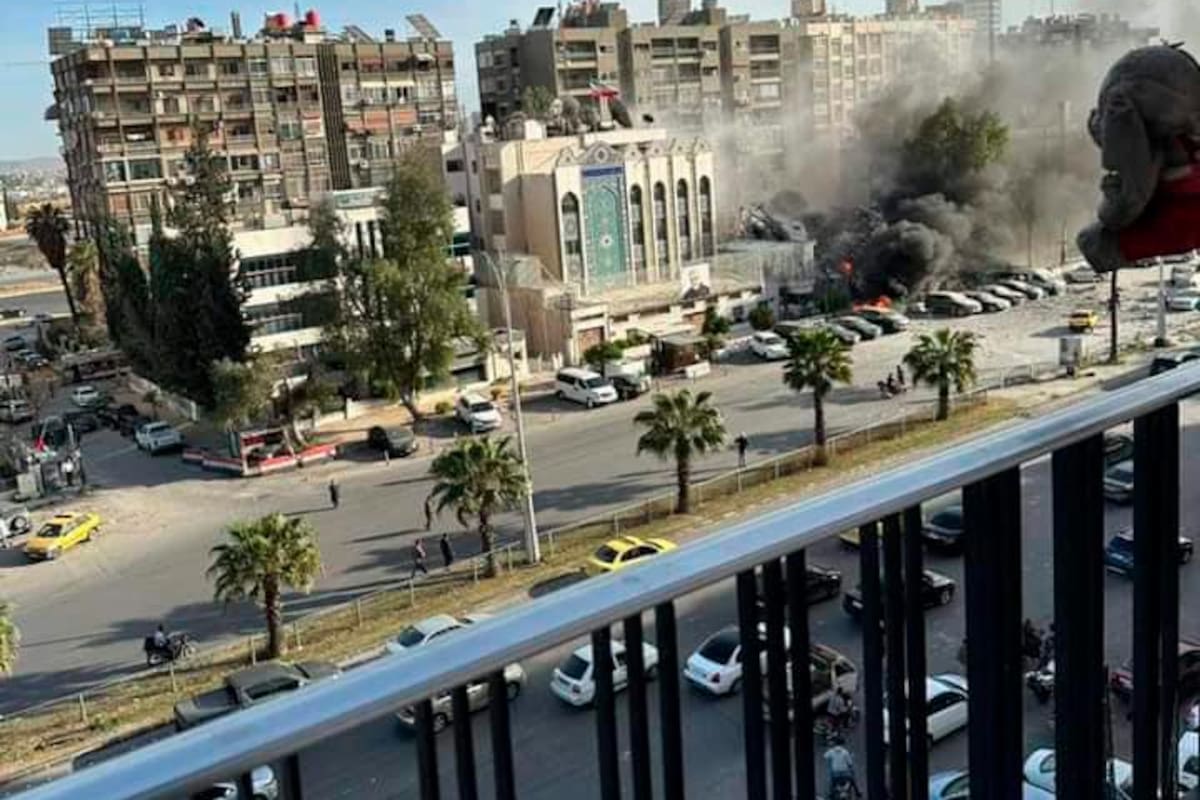 Bombardeo israelí destruye edificio del consulado de Irán en Damasco