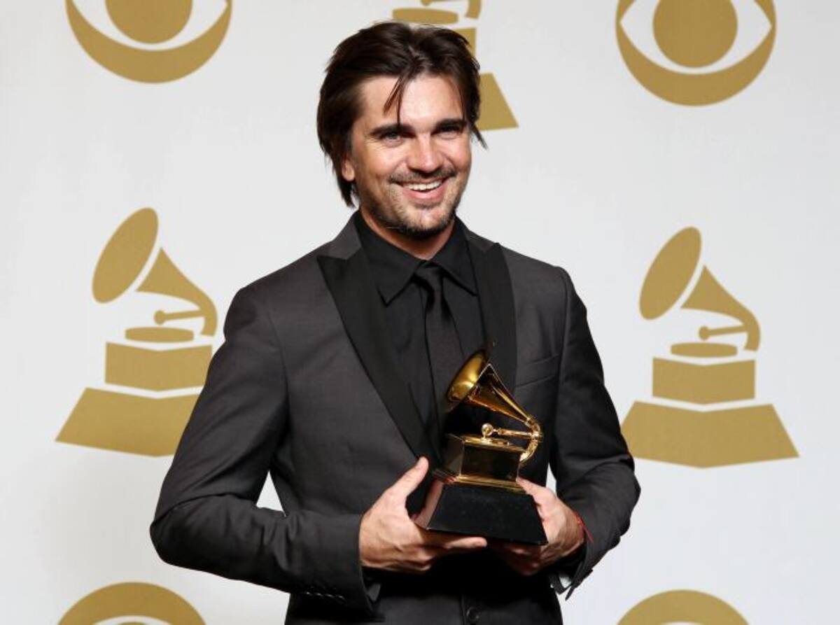 Juanes se alzó con el premio Grammy al mejor álbum de pop latino por su “MTV Unplugged”. AP Matt Sayles