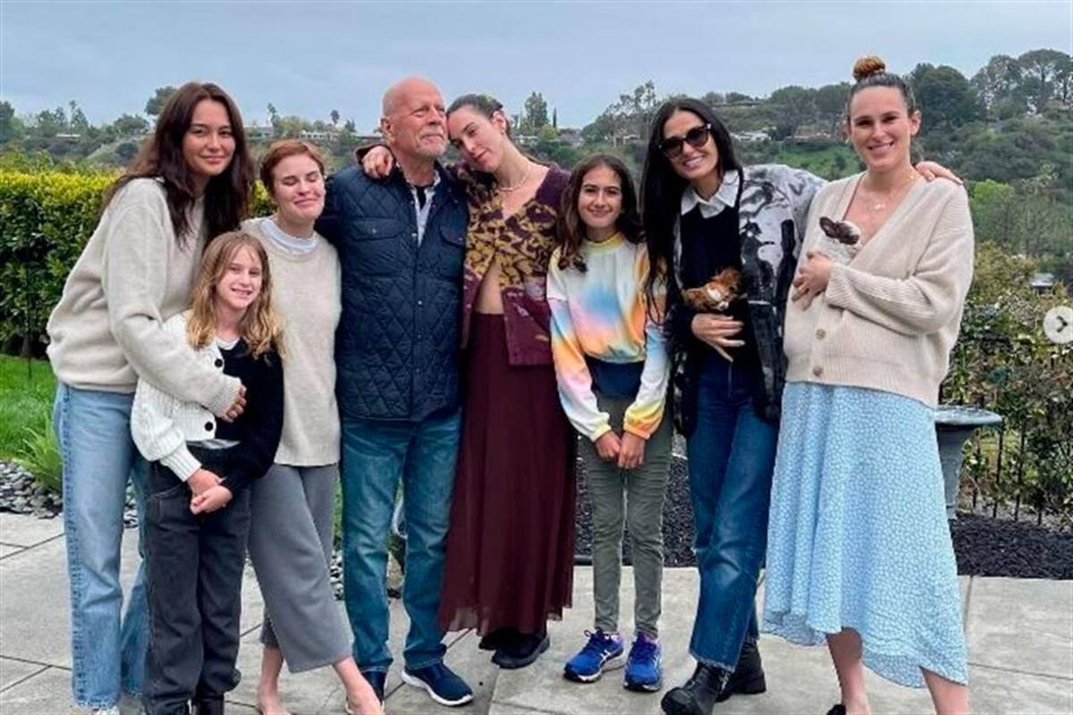 Foto: reapareció Bruce Willis por las carreteras de California