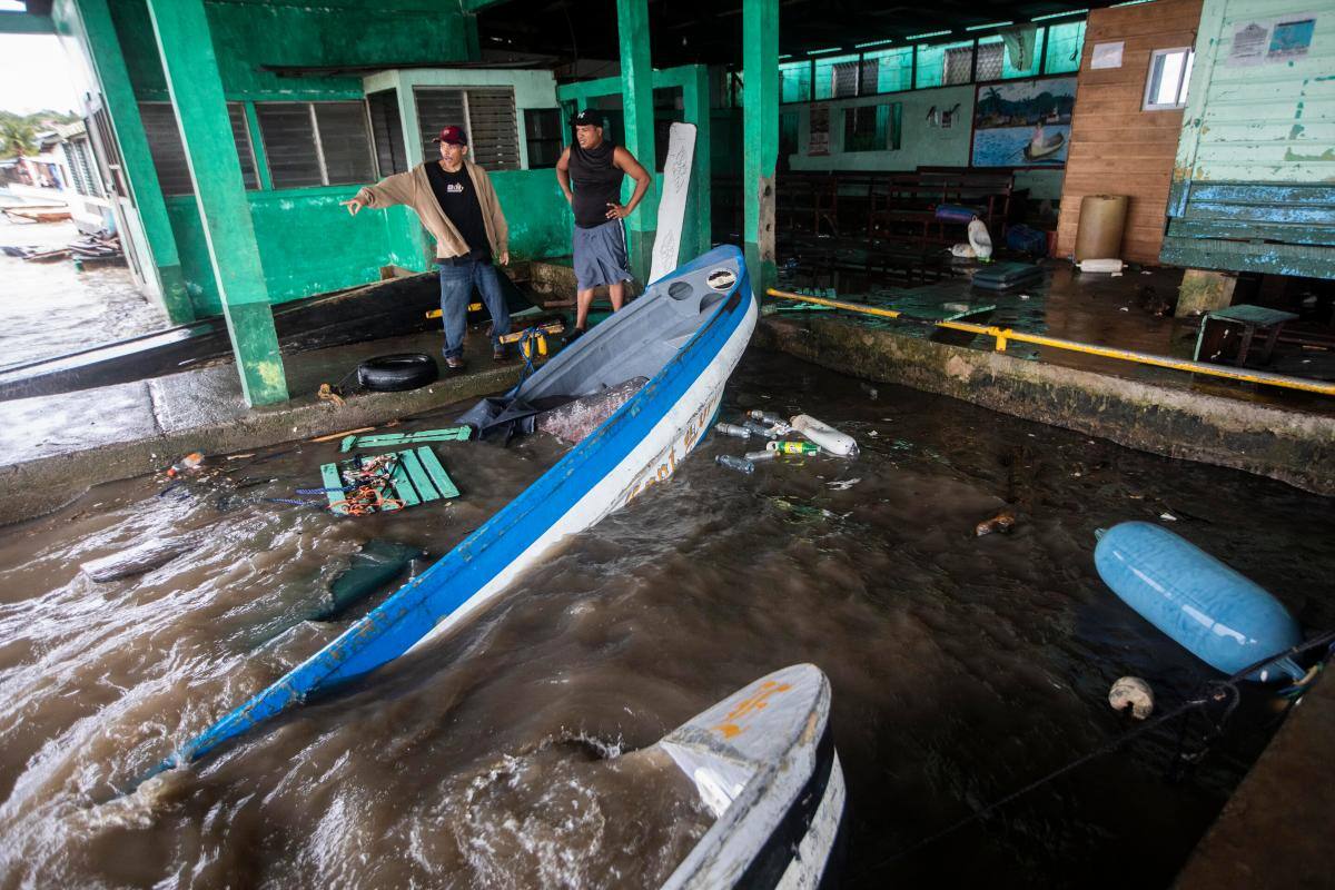 Al menos cuatro muertos, inundaciones y deslaves deja Julia en Centroamérica