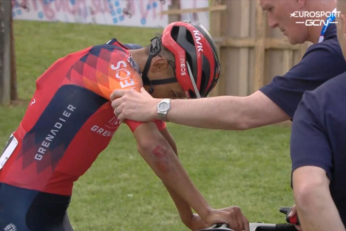 Egan Bernal volvió a sufrir otra caída en Europa