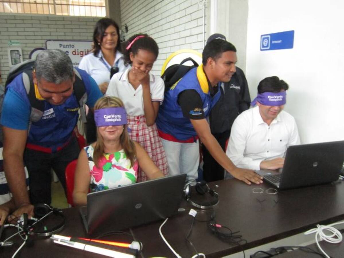 Así entregaron el Punto Vive Digital. COLPRENSA