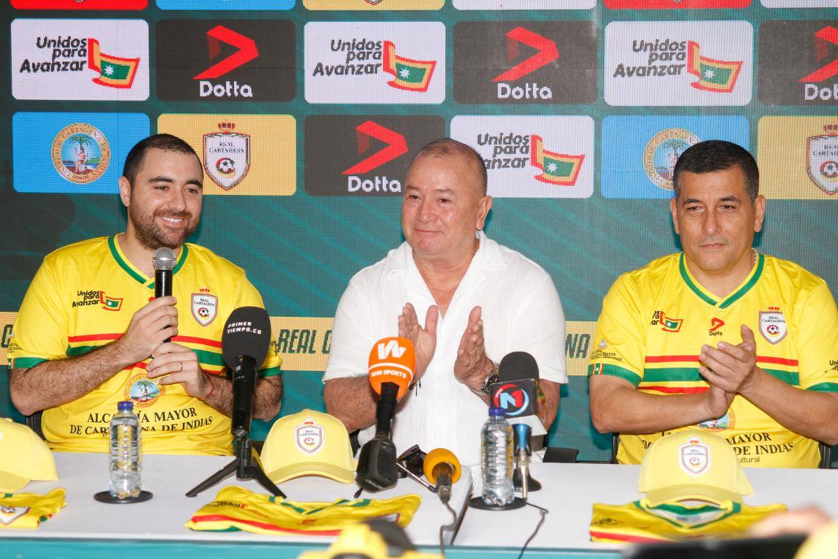 Un goleador del fútbol de Panamá y un central de Venezuela podrían llegar al Real