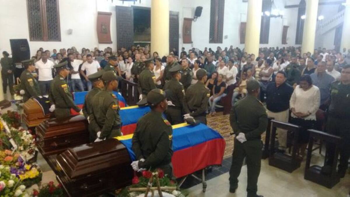 El alcalde Manuel Vicente Duque preside el homenaje a los héroes caídos. Aroldo Mestre- El Universal