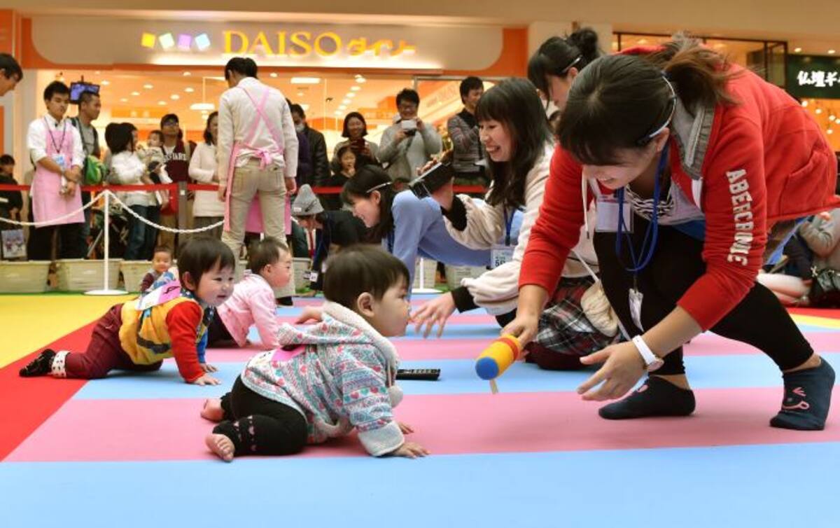 Competencia de gateo en Japón. AFP KAZUHIRO NOGI