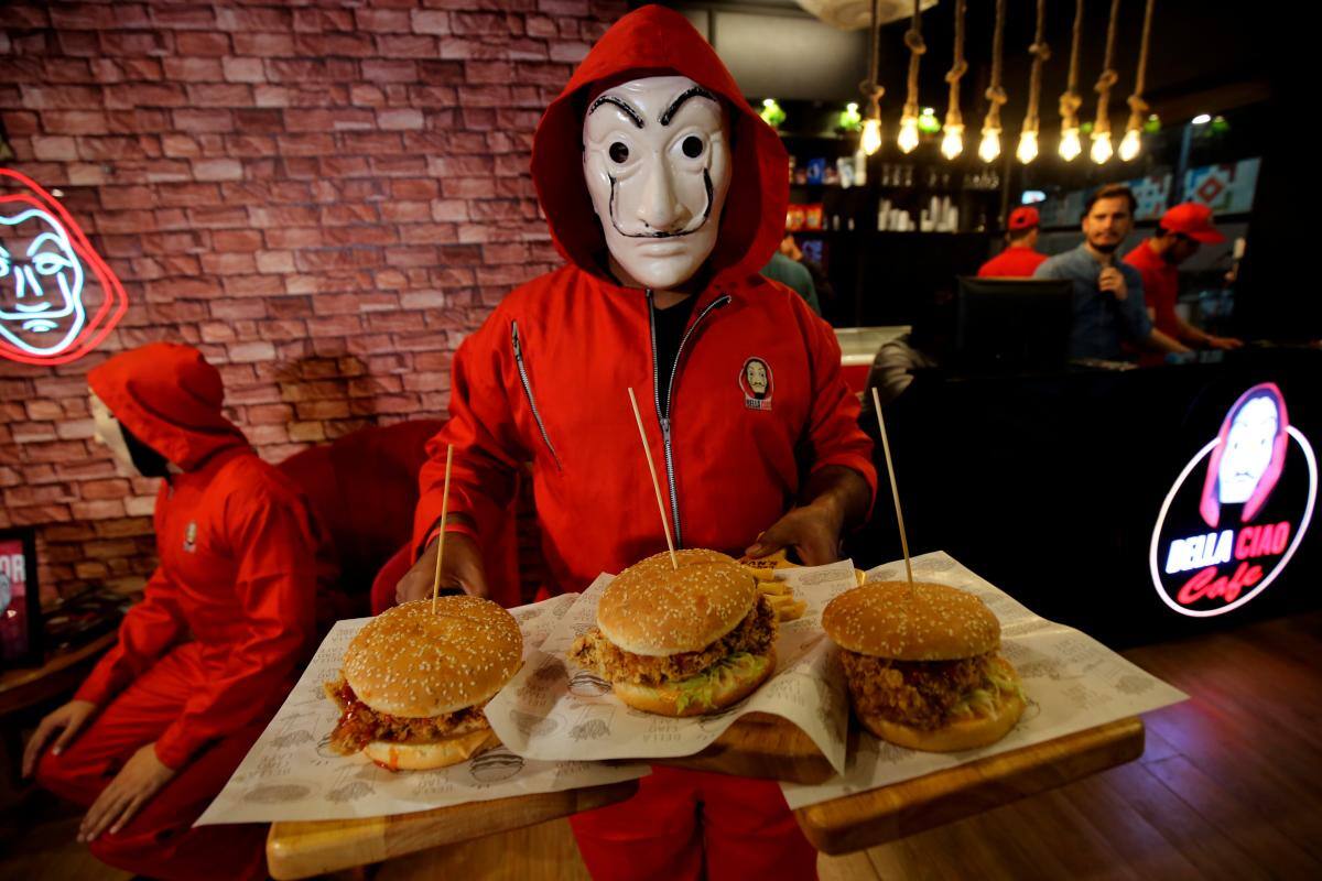 Fotos: así es el café en Pakistán inspirado en la serie ‘La Casa de Papel’