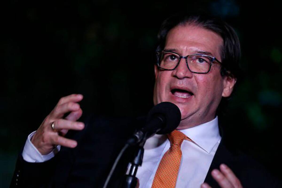 Investigan a ministro de Agricultura por escándalo en créditos para campesinos