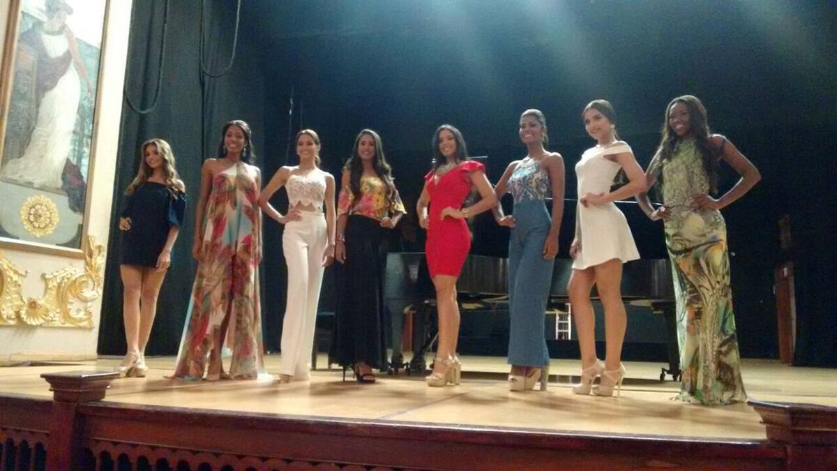Grupo de aspirantes a Señorita Cartagena 2016 - 2017.