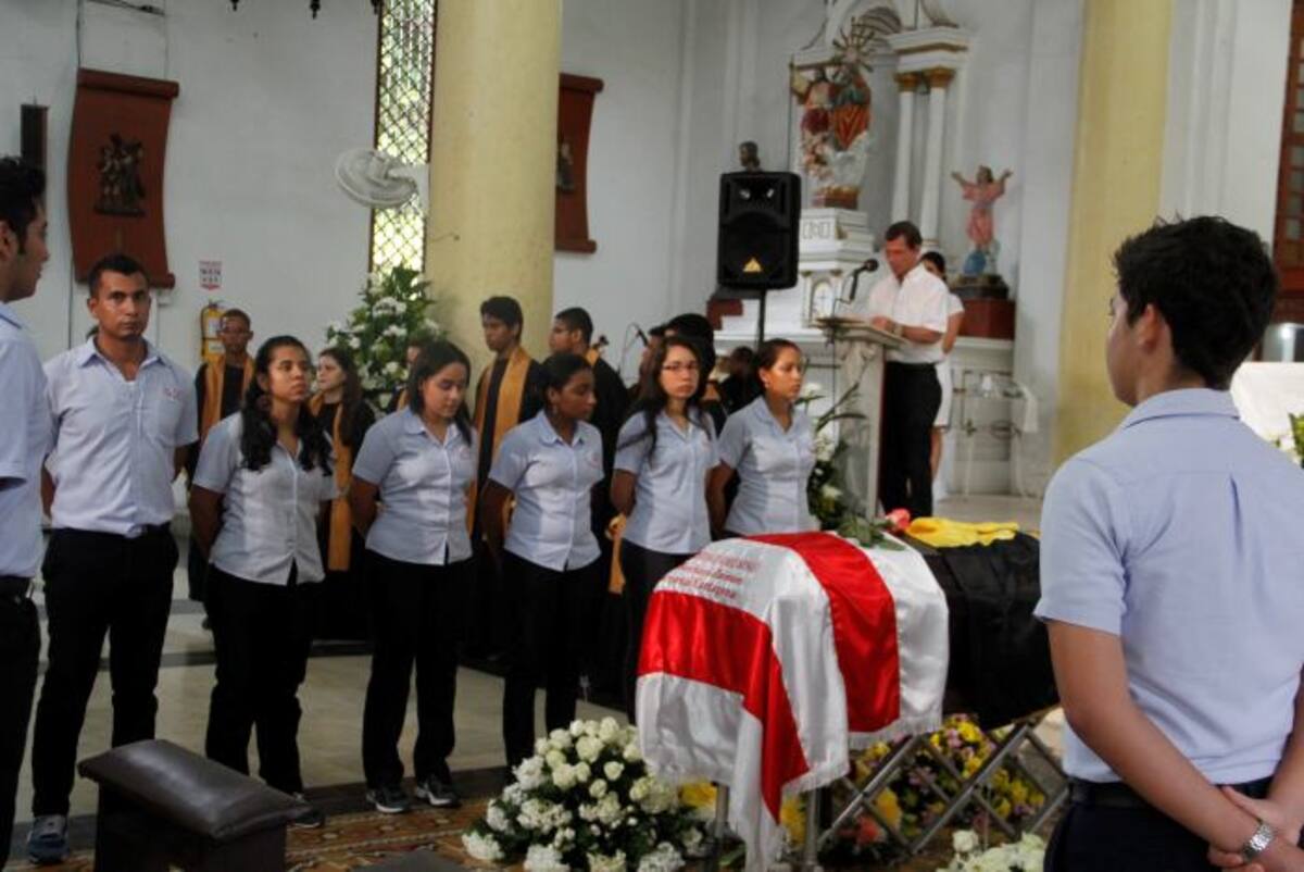 La eucaristía se realizó en la Ermita del Pie de la Popa, ayer a las 4 de la tarde. Oscar Diaz