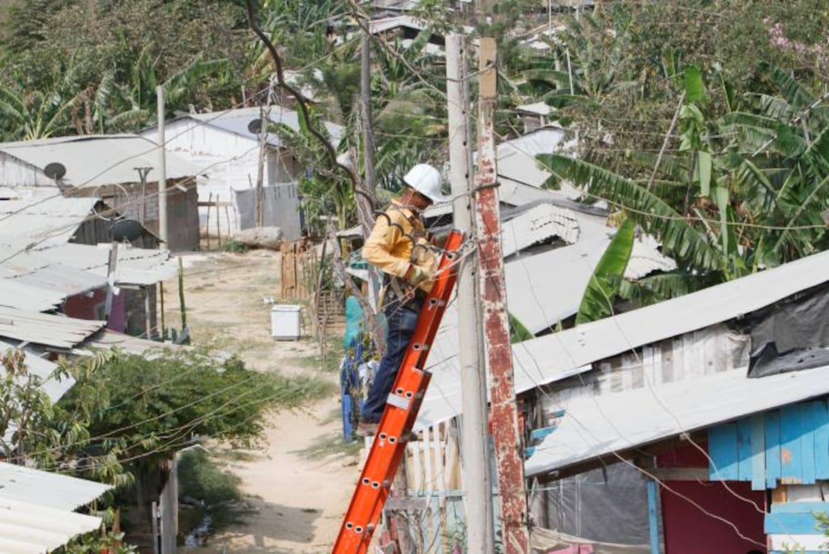 En sectores subnormales de Bolívar donde los usuarios no pagan el servicio que consumen, Electricaribe les suspenderá el suministro, hasta que correspondan con sus compromisos. Foto: Archivo El Universal