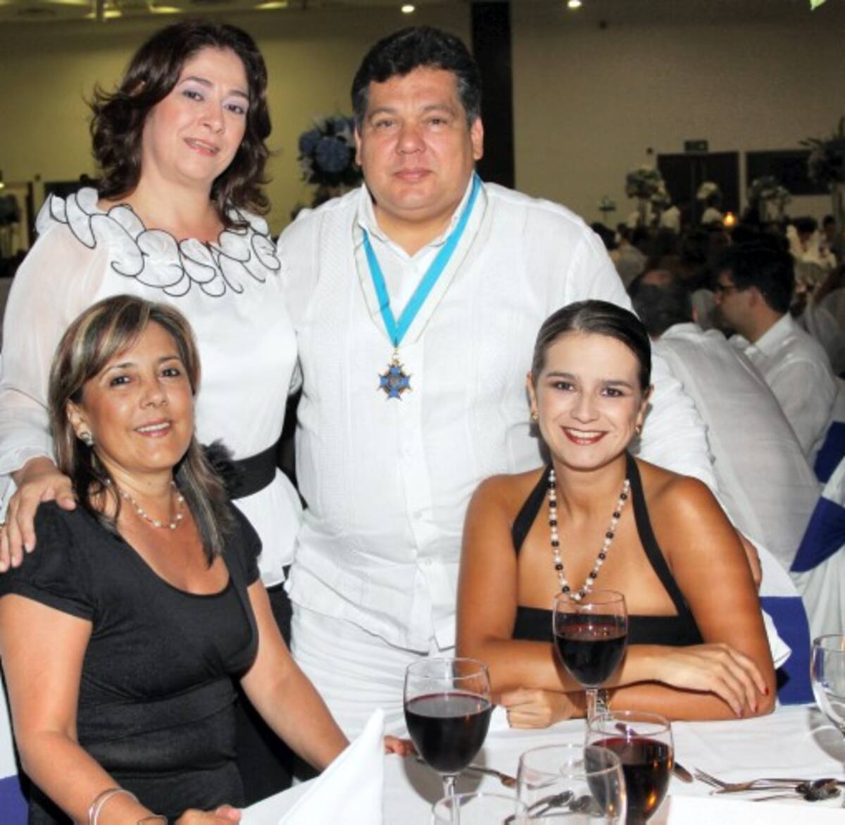Avelina Paz de Marrugo y Manuel Marrugo. Sentadas: Soledad de Los Ríos y Sandra García Náder.