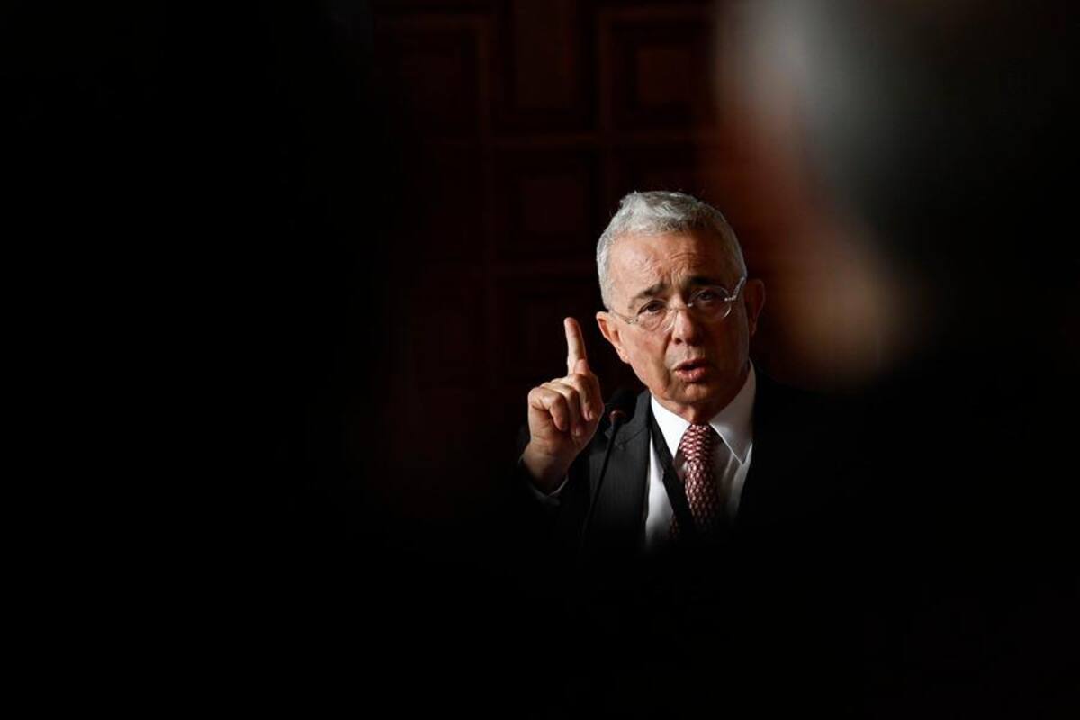 Lo último: Tribunal ratifica y Álvaro Uribe irá a juicio por soborno y fraude