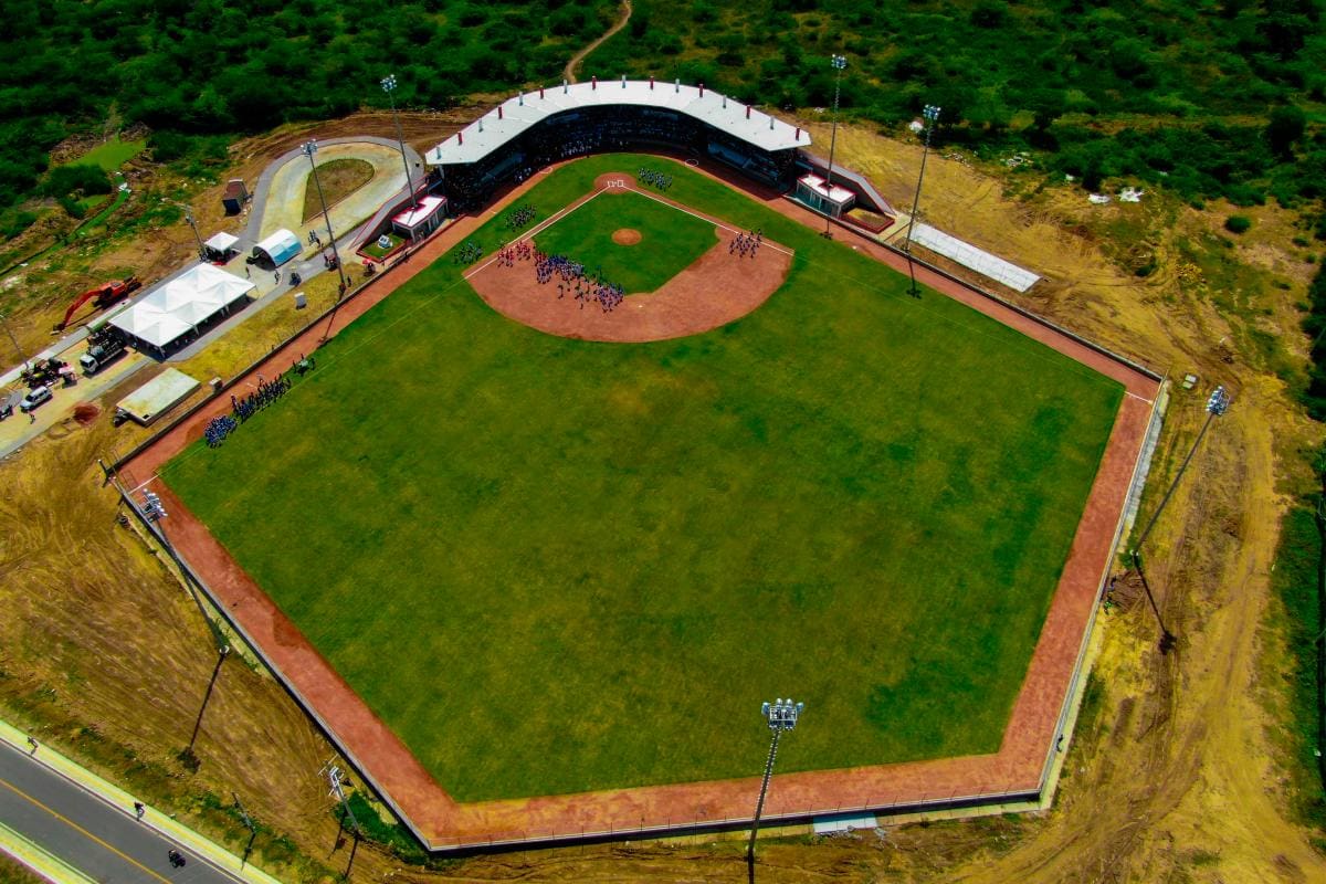 Entregan estadio de béisbol en Manatí, Atlántico