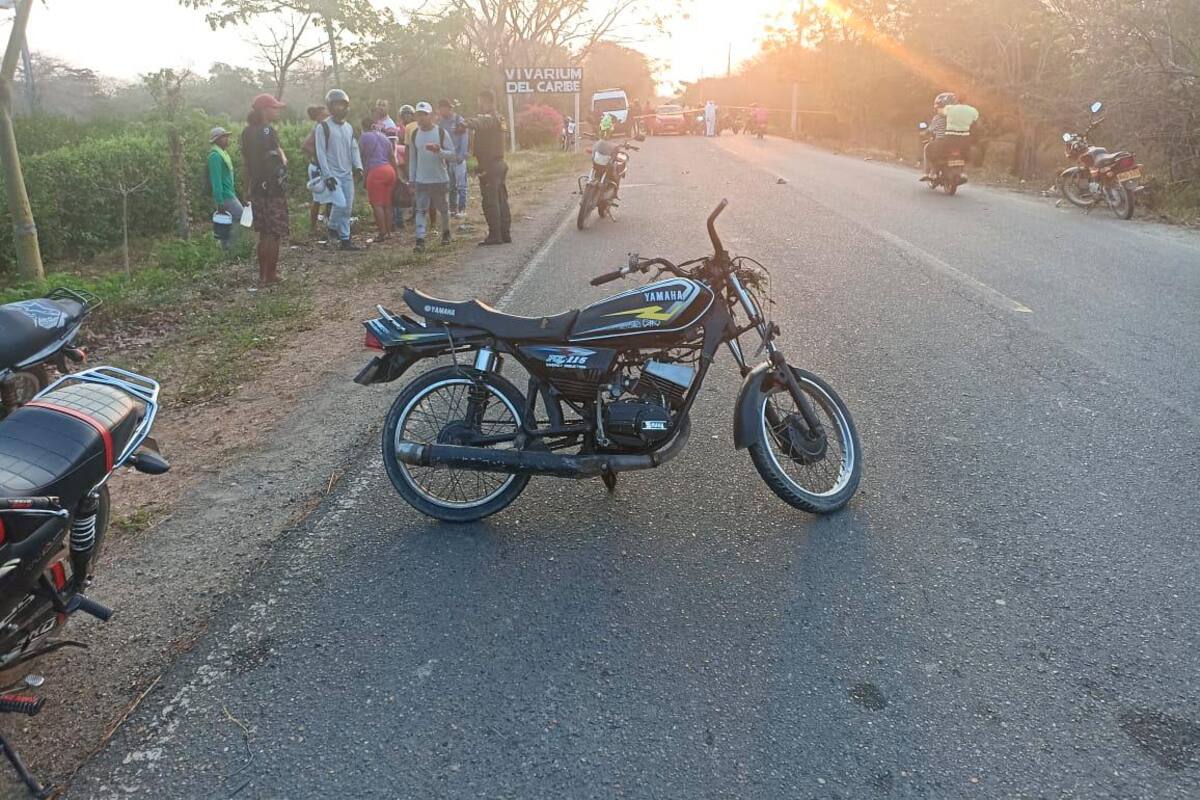 Un muerto en violento choque de motos cerca de Cartagena: hay una mujer herida