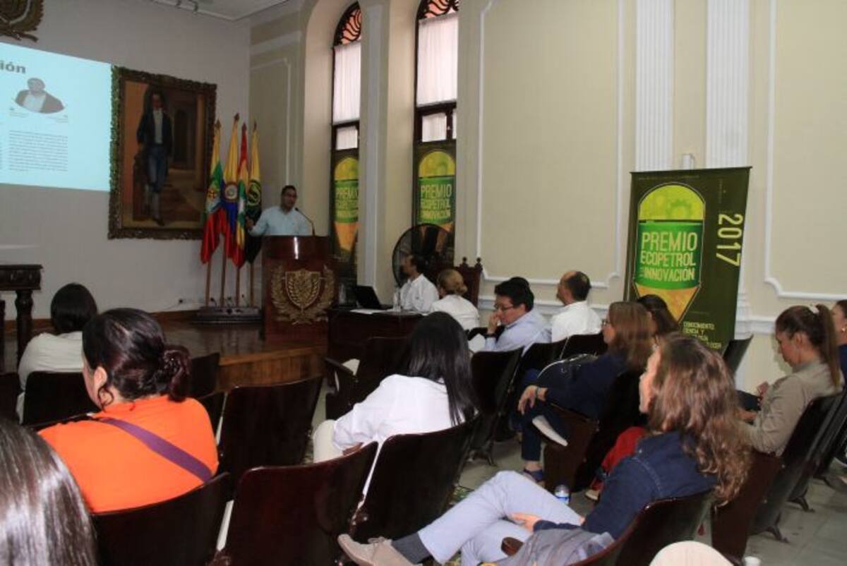 Lanzamiento del Premio Ecopetrol a la Innovación en el Aula Máxima de Derecho de la Universidad de Cartagena. Zenia Valdelamar.