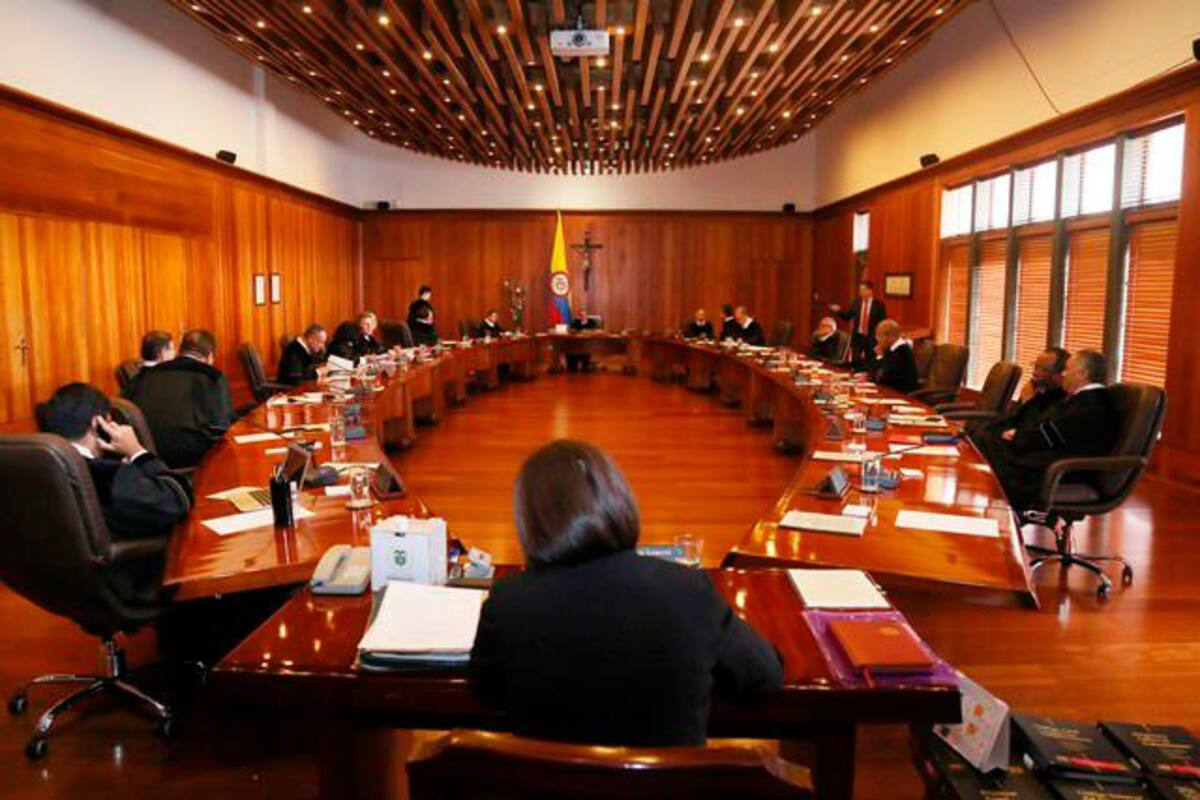 Corte suprema investiga a excongresista por tráfico de influencias