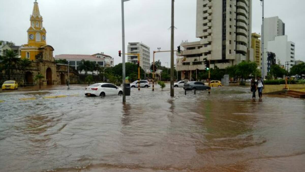 El Centro Histórico, El Socorro, San Fernando, El Educador, Las Palmeras, Villa Estrella, Fredonia y Rosedales fueron algunas de los barrios que reportaron inundaciones.