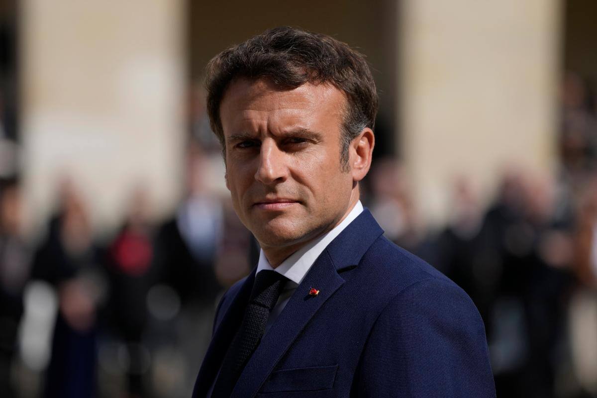 Macron asegura ante Zelenski que reforzará la ayuda militar a Ucrania