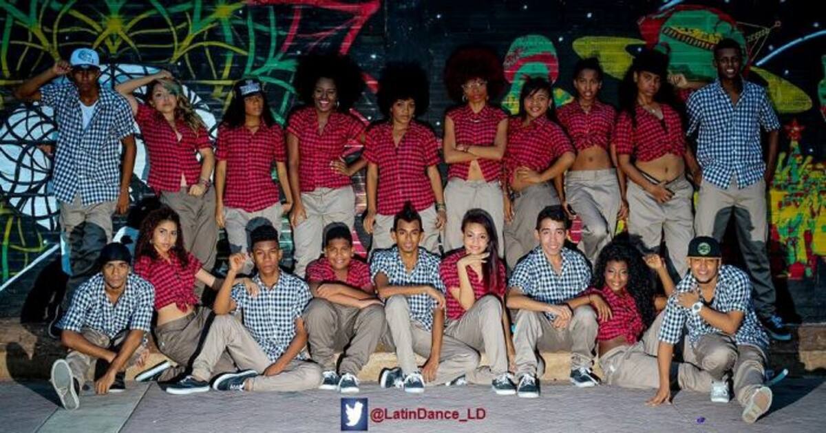 Esto es Latin Dance, uno de los grupos profesionales de danza moderna de Cartagena. Facebook Latín Dance Escuela.