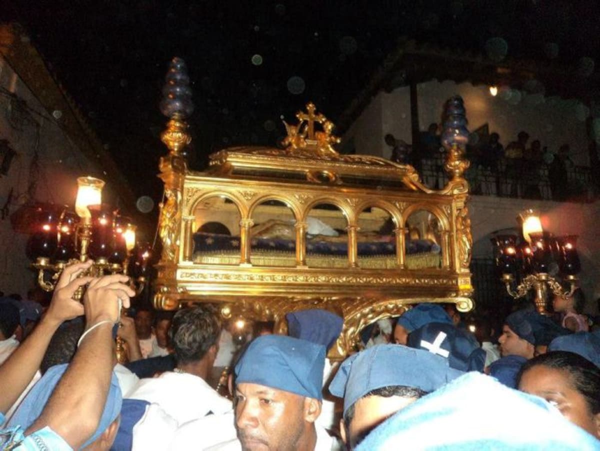 Procesión con el Santo Sepulcro. CORTESÍA: ABEL MARTINEZ