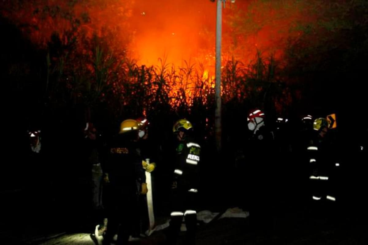 Controlan incendio en Floridablanca, Santander