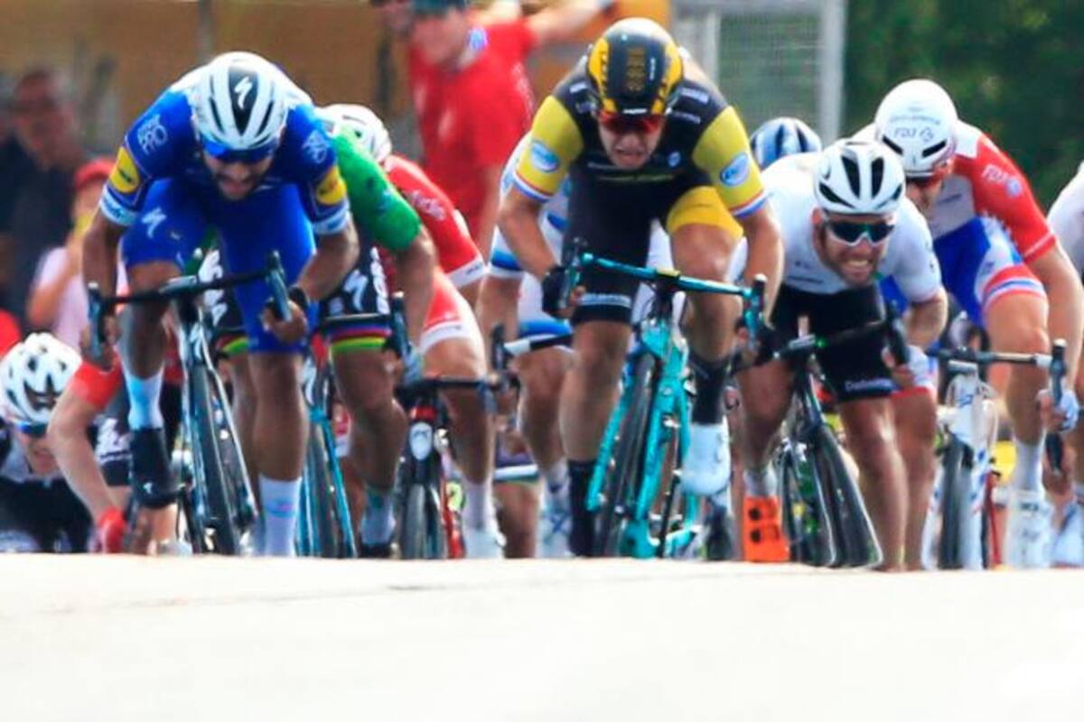 Groenewegen supera por velocidad a Fernando Gaviria y a Viviani