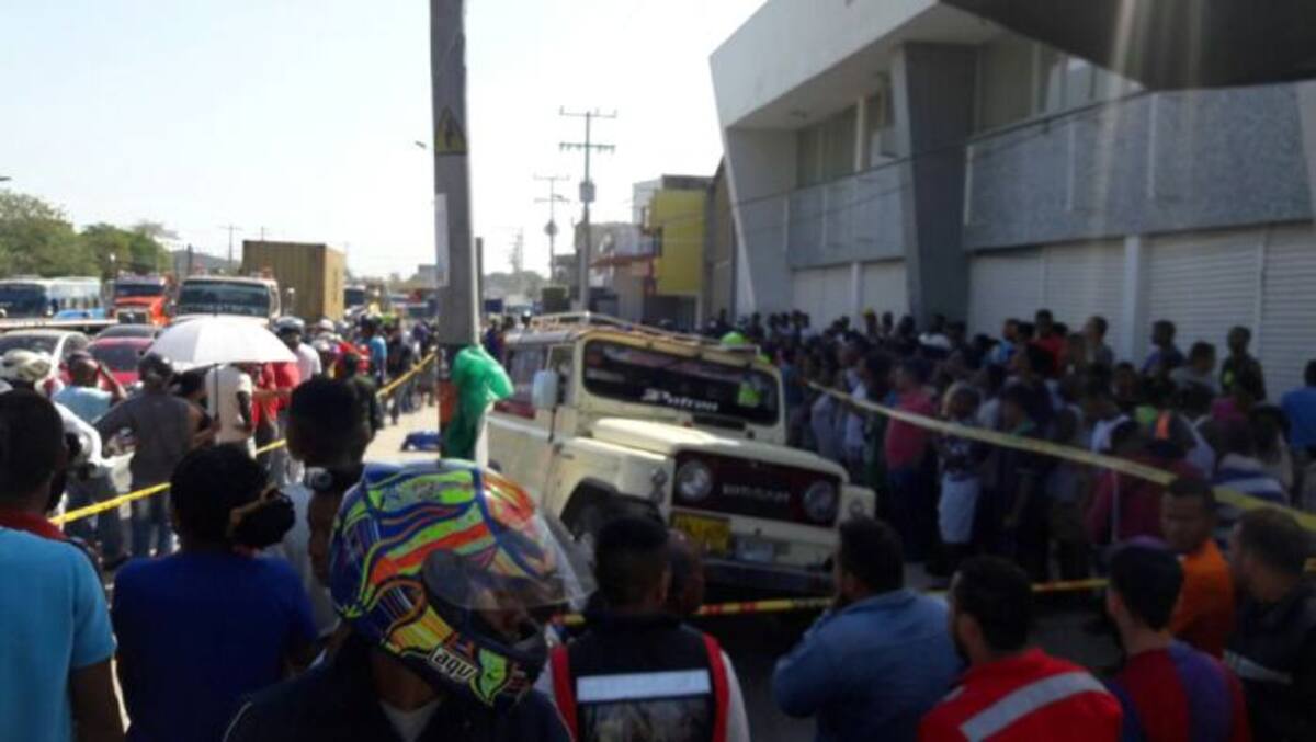 El fatal accidente se habría originado cuando al vehículo tipo jeep, de placas ANJ 609, se le salió una de las llantas traseras. Oscar Díaz.