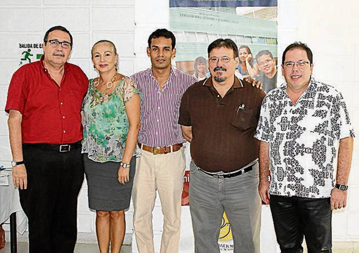 Gonzalo Garzón, Gloria Bautista, Ricardo Arjona, Moisés Quintana y Luis Carlos Arraut. Archivo particular