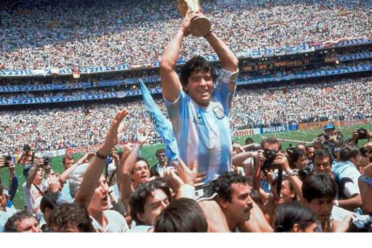 Mundial de Qatar: Maradona, el ídolo del fútbol que el mundo no olvidará