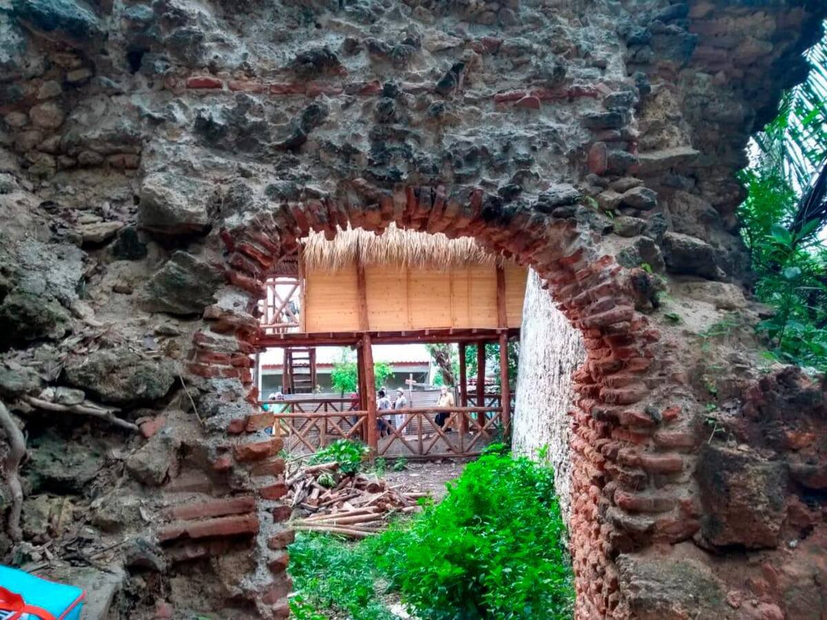 Construcción de un quiosco que probablemente afecta a un horno colonial. // Cortesía.
