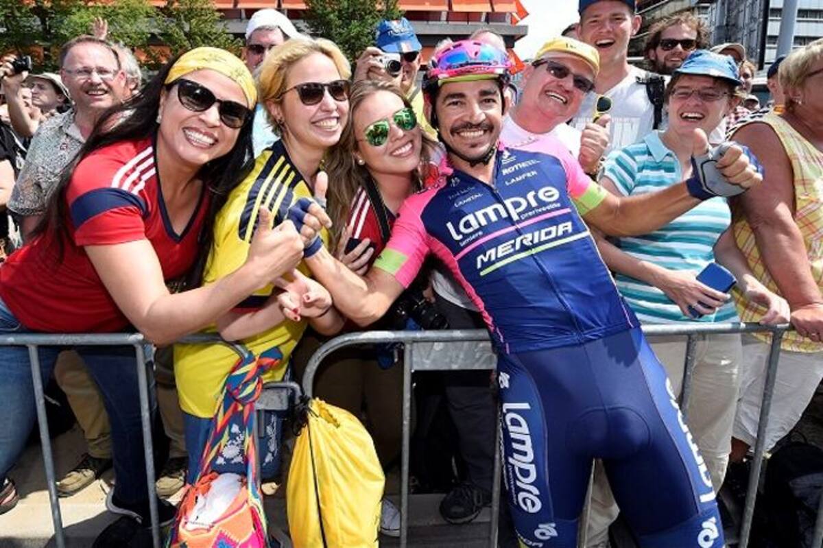 José serpa Pérez (Lampre-Mérida), con fans en el pasado Tour de Francia. CORTESÍA/