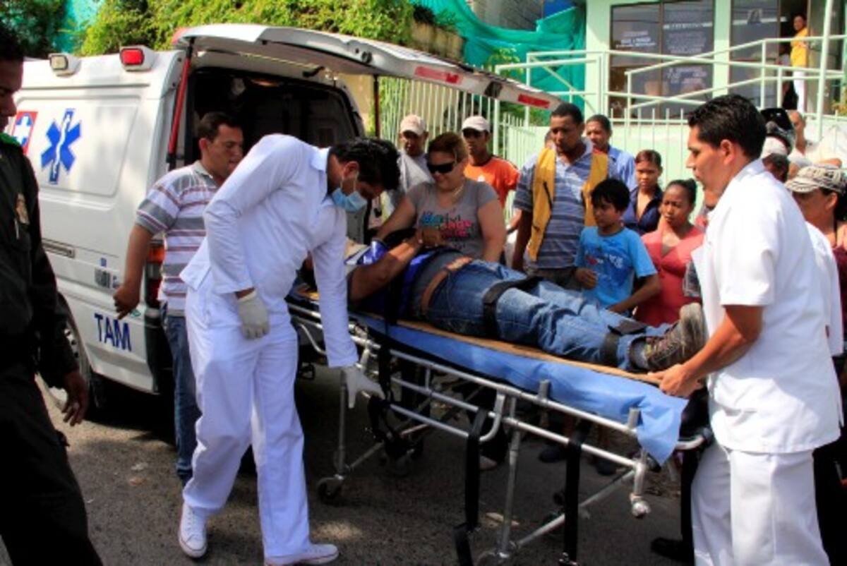 Las ambulancias del Distrito tardan aproximadamente 10 minutos en llegar a los sitios en que se hacen las solicitudes. ARCHIVO EL UNIVERSAL